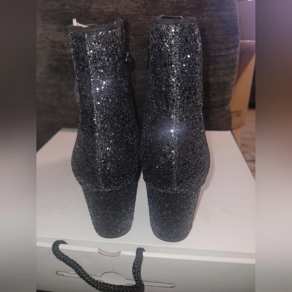 Boots - Picture 2 of 6